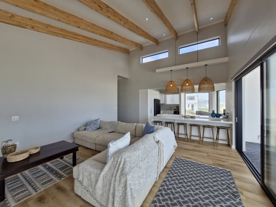 4 Bedroom Property for Sale in Stilbaai Oos Western Cape